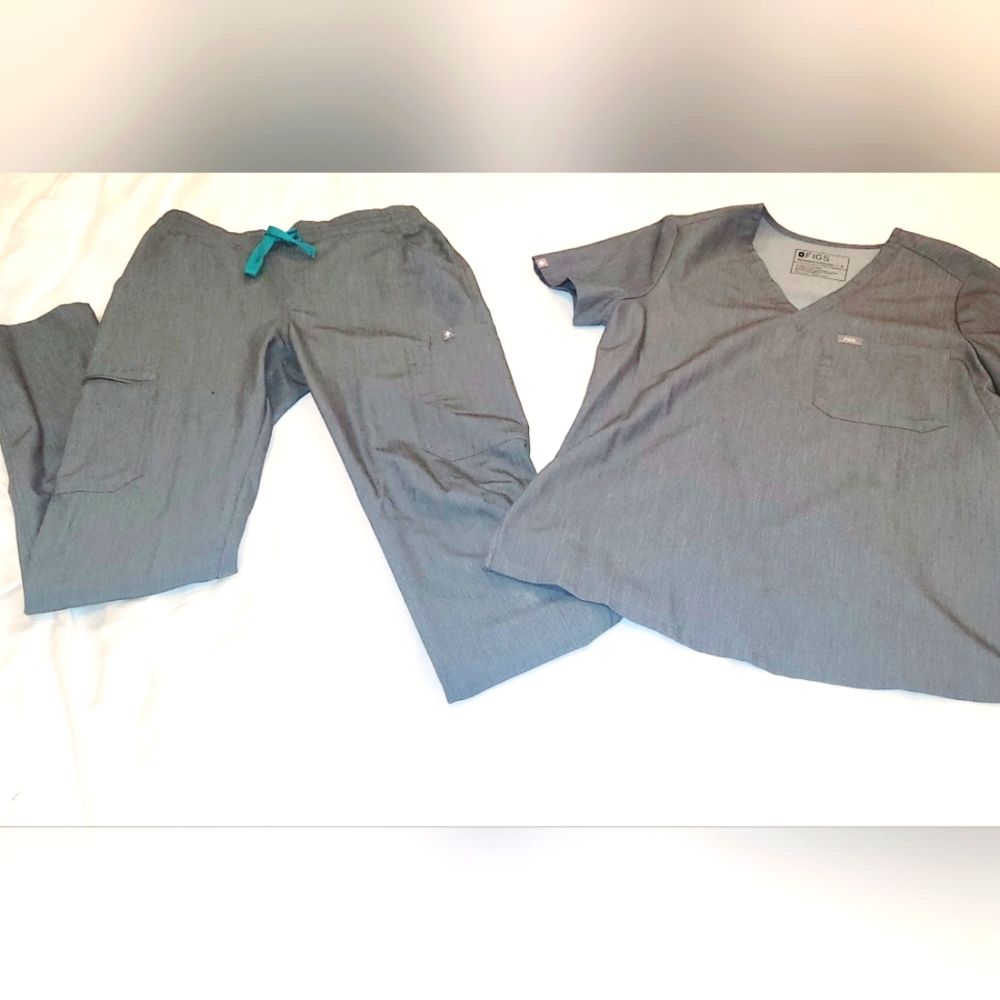 *PRICE DROP* Figs Yola Skinny Scrub Set- Graphite- Tall